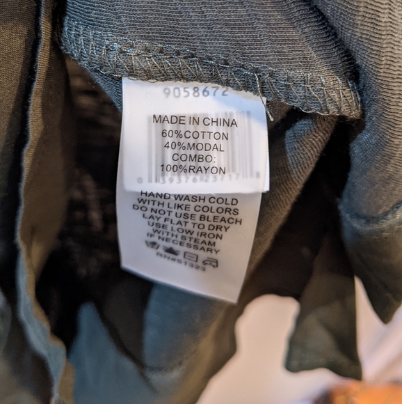 Vince Camuto top xs - Picture 7 of 12